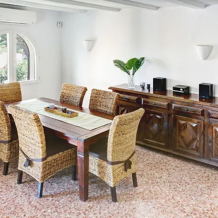 Holiday home Leon By Interhome *
